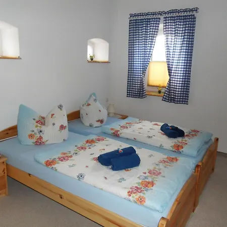 Ferienwohnanlage John Alter Stall * Бург